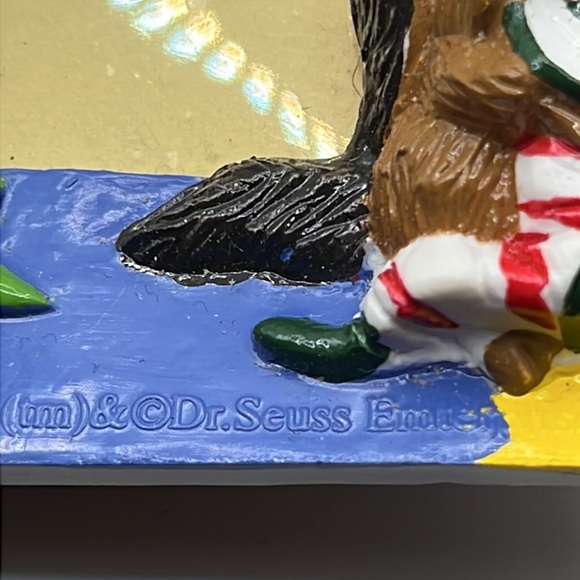 GRINCH CHRISTMAS PHOTO FRAME-UNIVERSAL STUDIOS - Picture 6 of 7